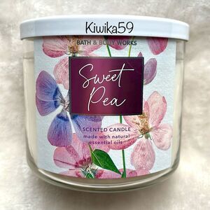 Bath & Body Works Sweet Pea Candle